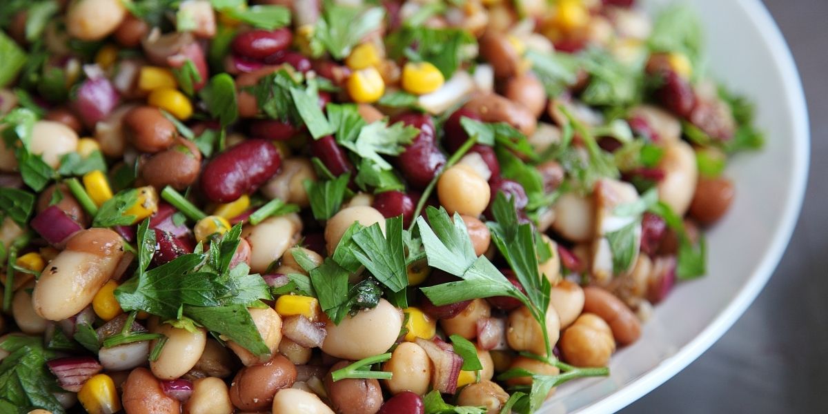 salata-me-mavromatika-fasolia