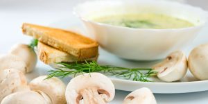 Μανιταρόσουπα: Η πιο απλή, θρεπτική και νόστιμη συνταγή